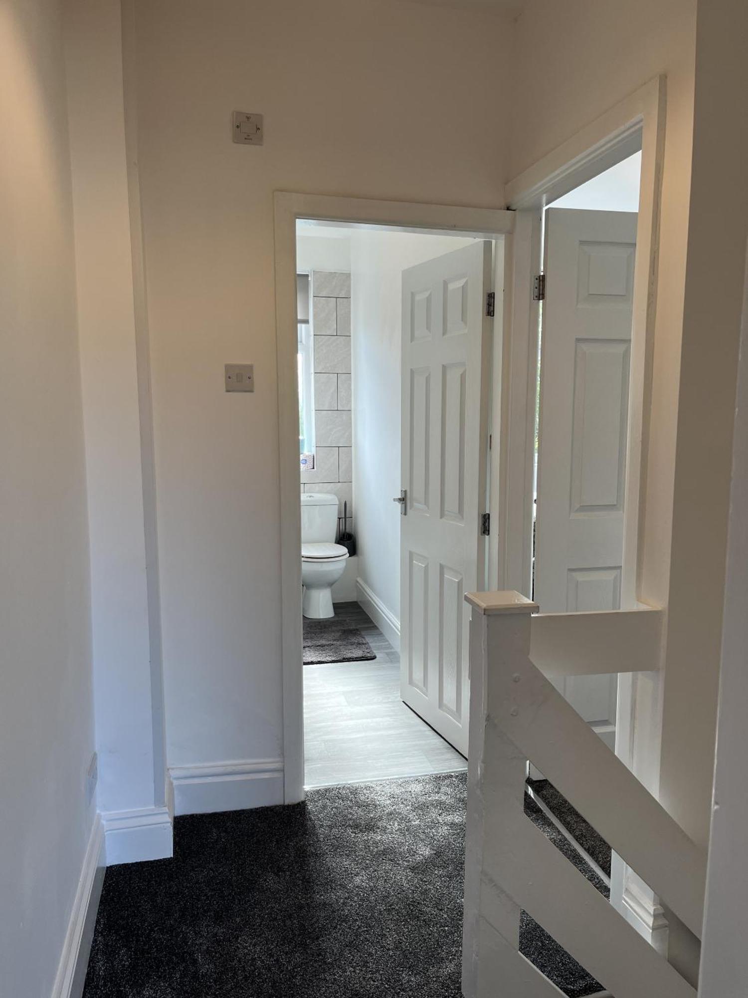 Modernised Central Wigan Townhouse Sleeps Up To 6 ภายนอก รูปภาพ